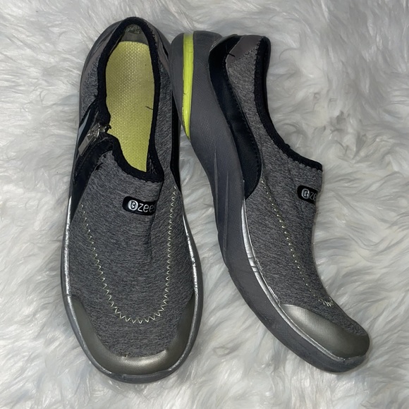 BZees Womens Shoes Sz 7.5 - Picture 2 of 4